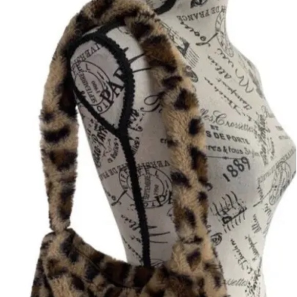 Leopard Print Plush Shoulder Bag, Furry Purse Zipper closure 11" X 7" - Picture 2 of 6